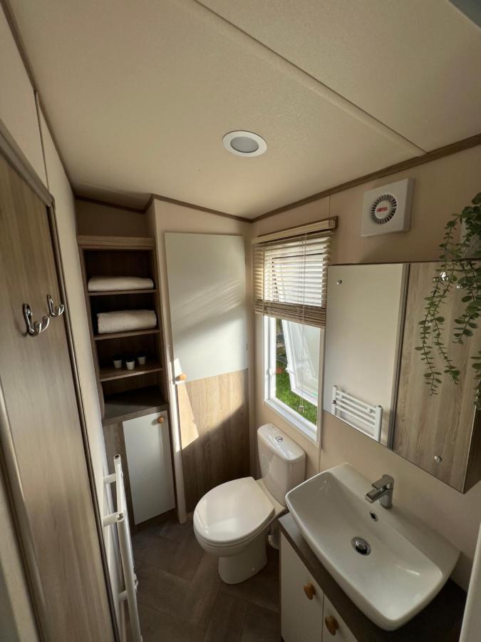 Anchors Rest - Family Caravan - Haven Lytchett Minster Ngoại thất bức ảnh